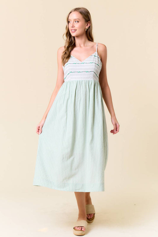 FLORAL EMBROIDERY MIDI DRESS