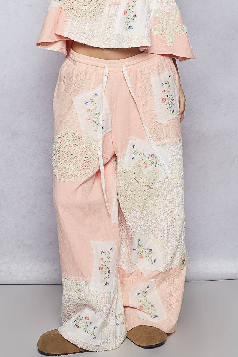 Lace patch woven pants: PALE PINK