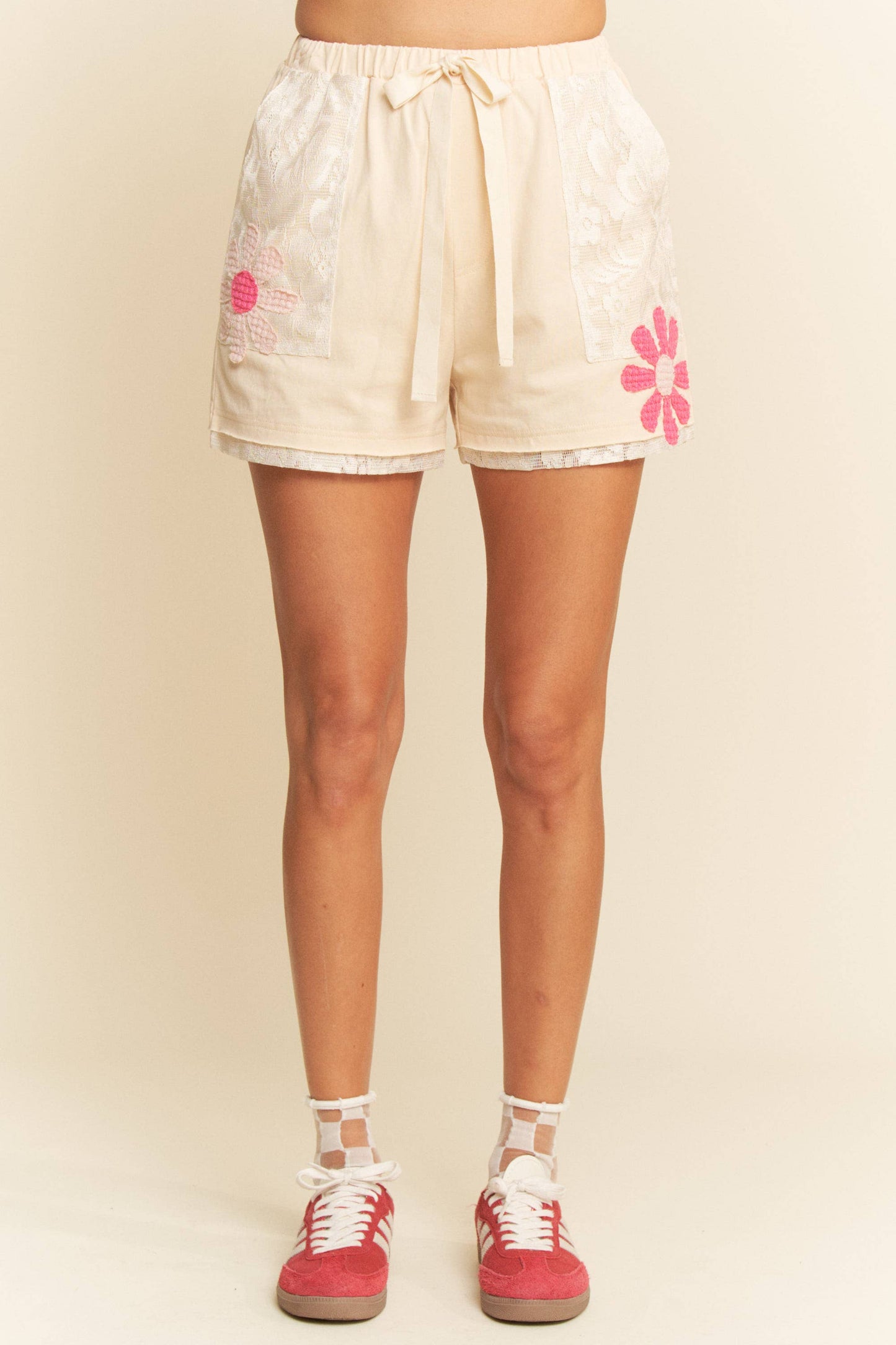 FLORAL LACE SHORTS