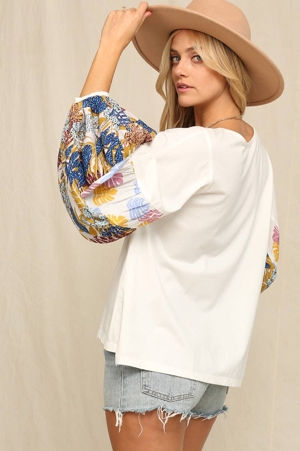Botanical Printed Sleeves: Off White