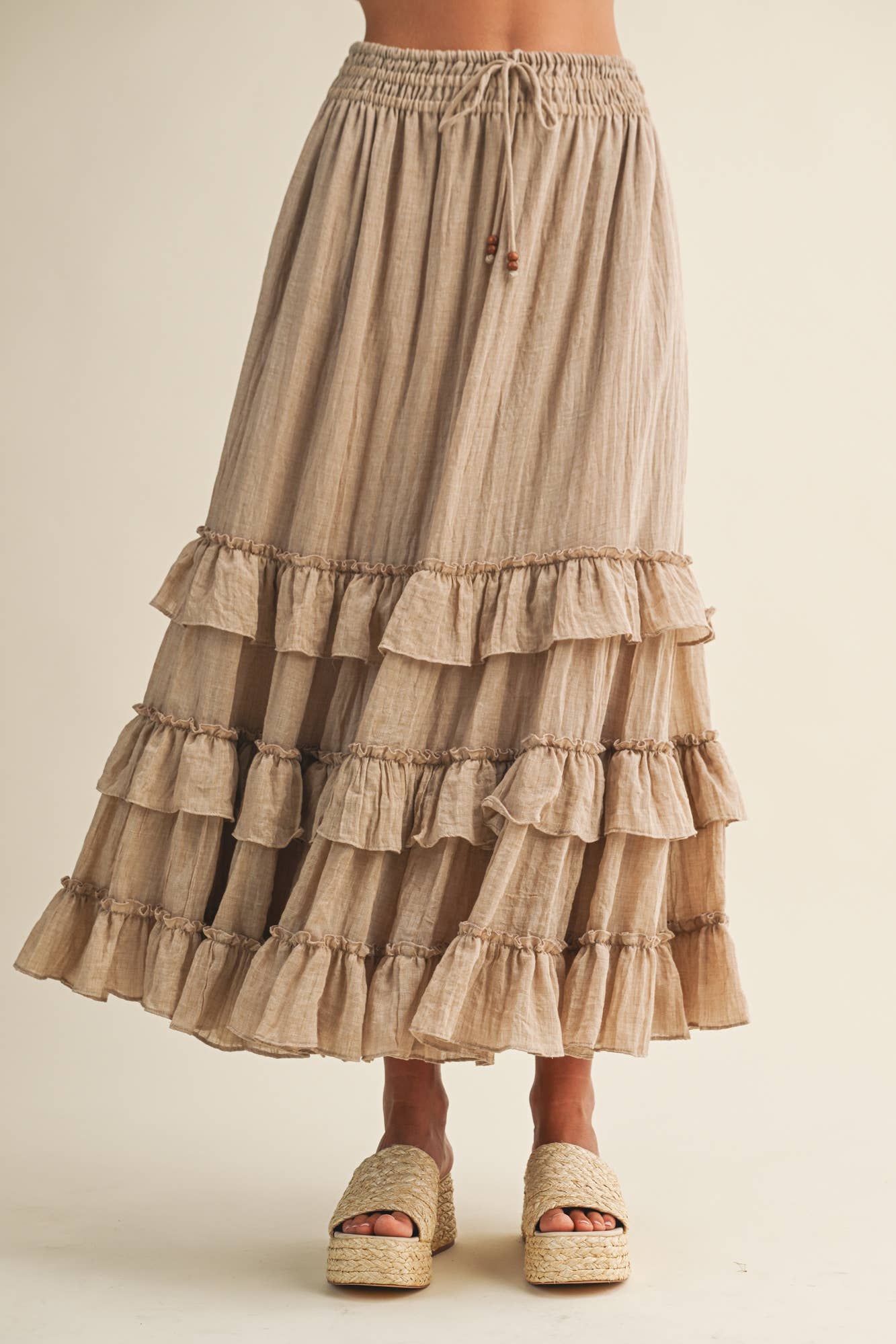 DETAIL TIERED MAXI SKIRT: LT.TAUPE