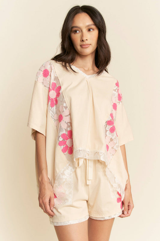 FLORAL PATCHWORK SHORT SLEEVE TOP