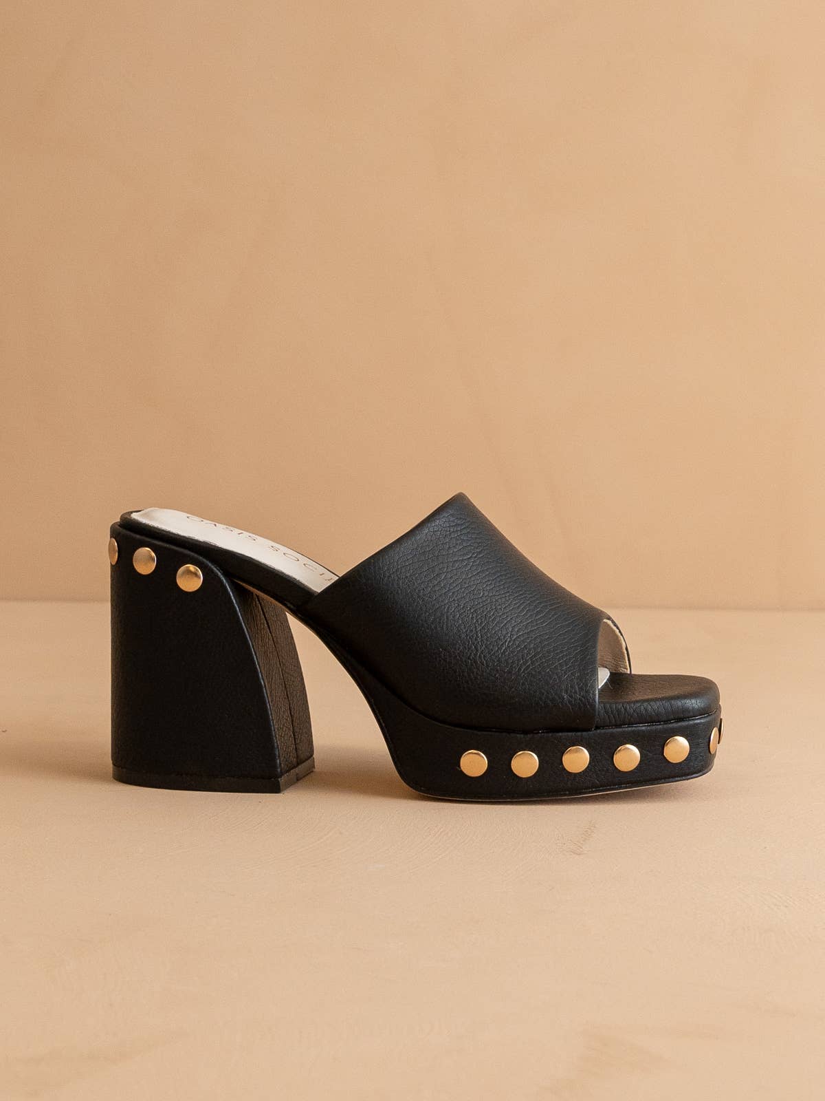 Black Studded Platform Heel: BLACK