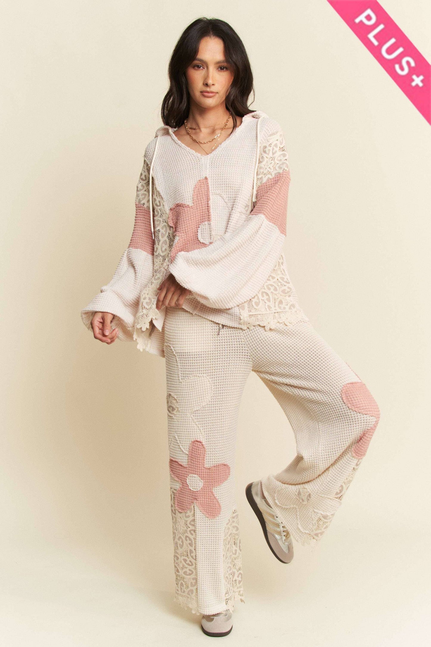 PLUS HOODIE OVERSIZED KNIT TOP