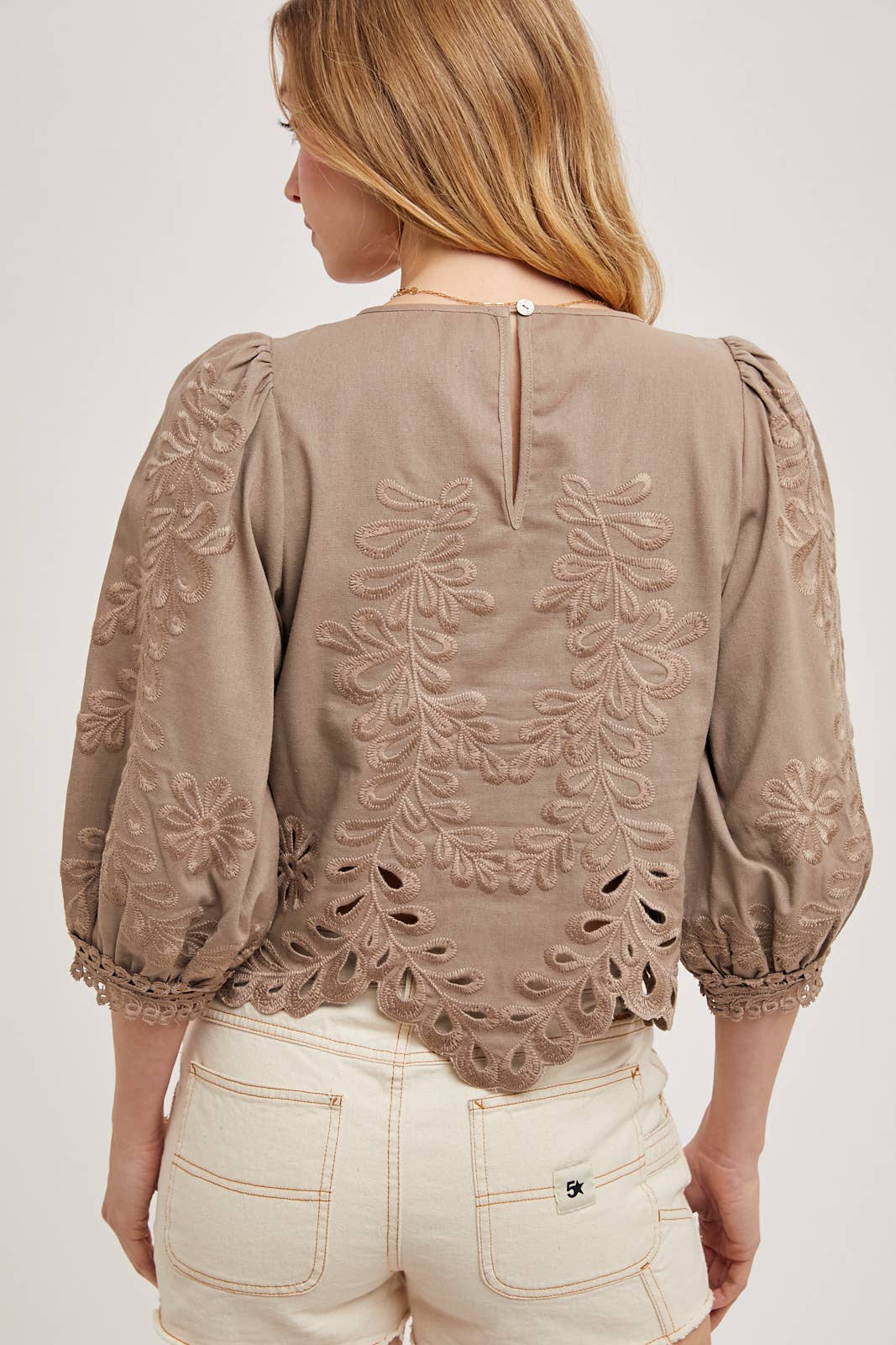 LACE CUTOUTS BUBBLE SLEEVED TOP