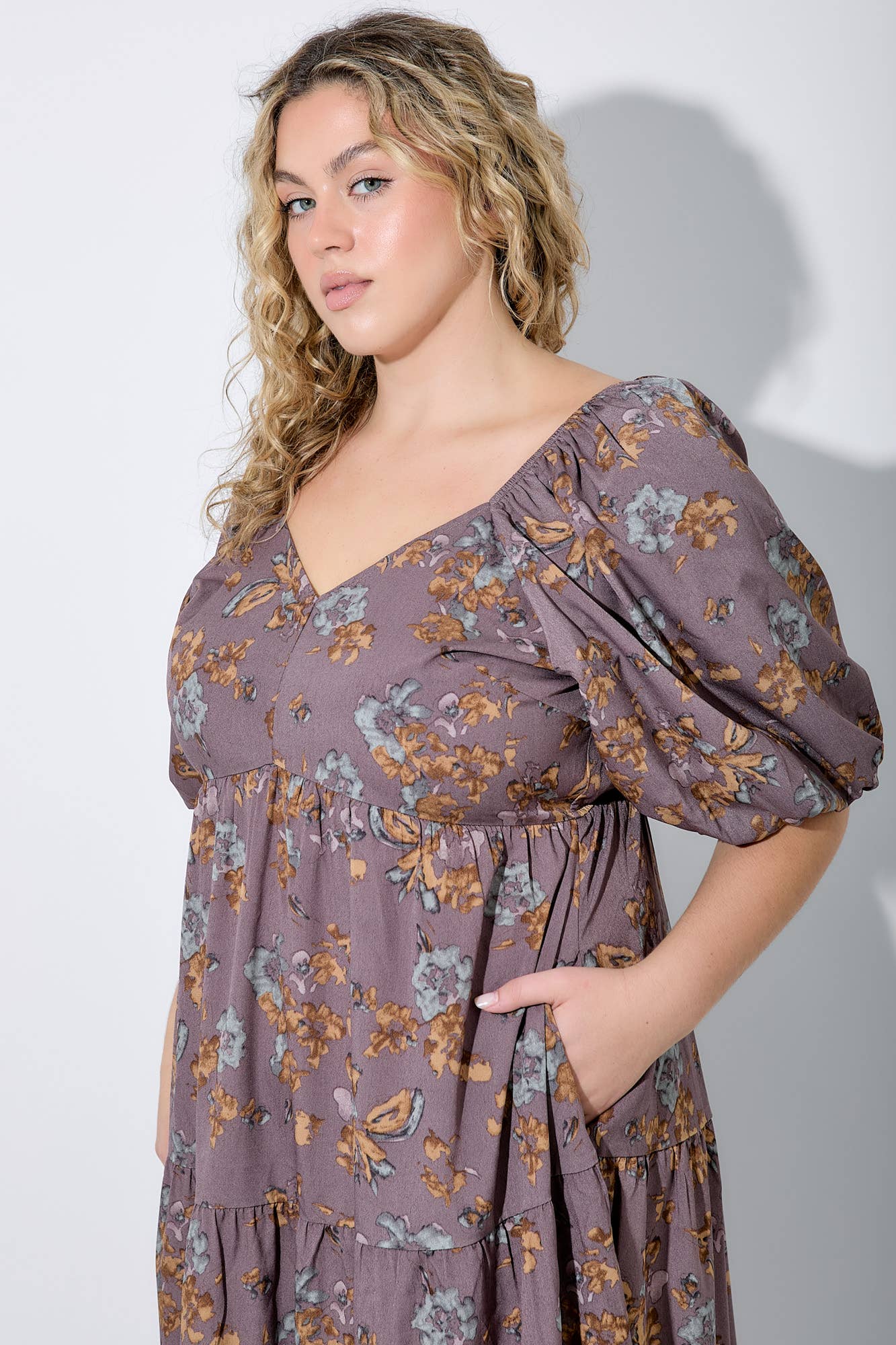 PLUS V-NECK BUBBLE SLEEVE DRESS: DUSTY MAUVE