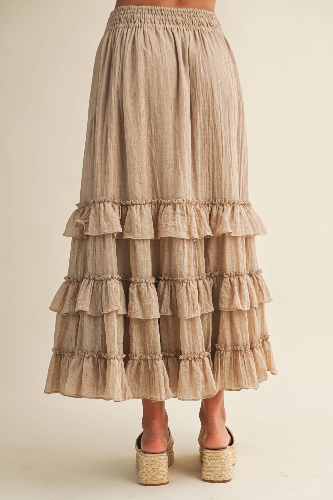 DETAIL TIERED MAXI SKIRT: LT.TAUPE