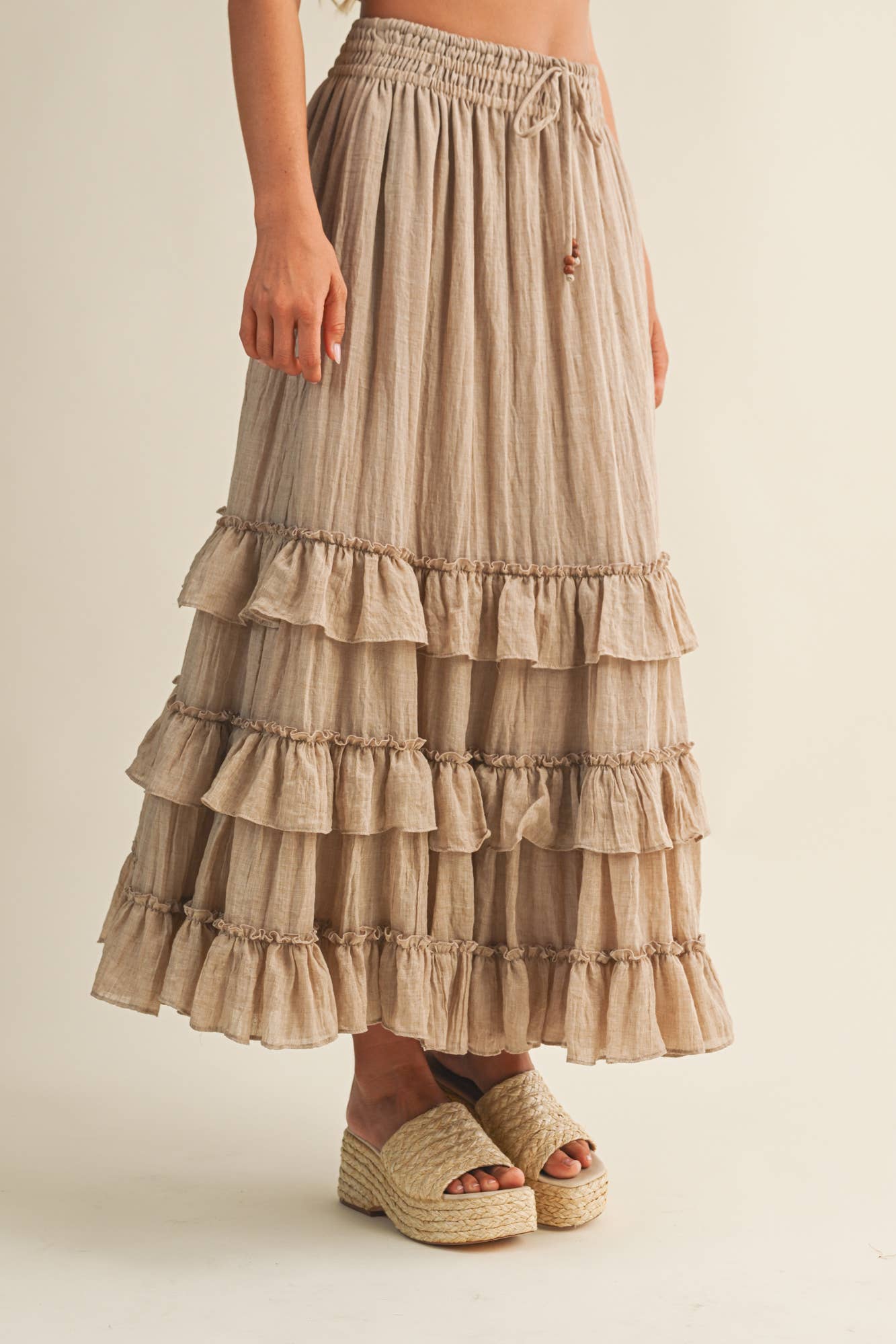 DETAIL TIERED MAXI SKIRT: LT.TAUPE