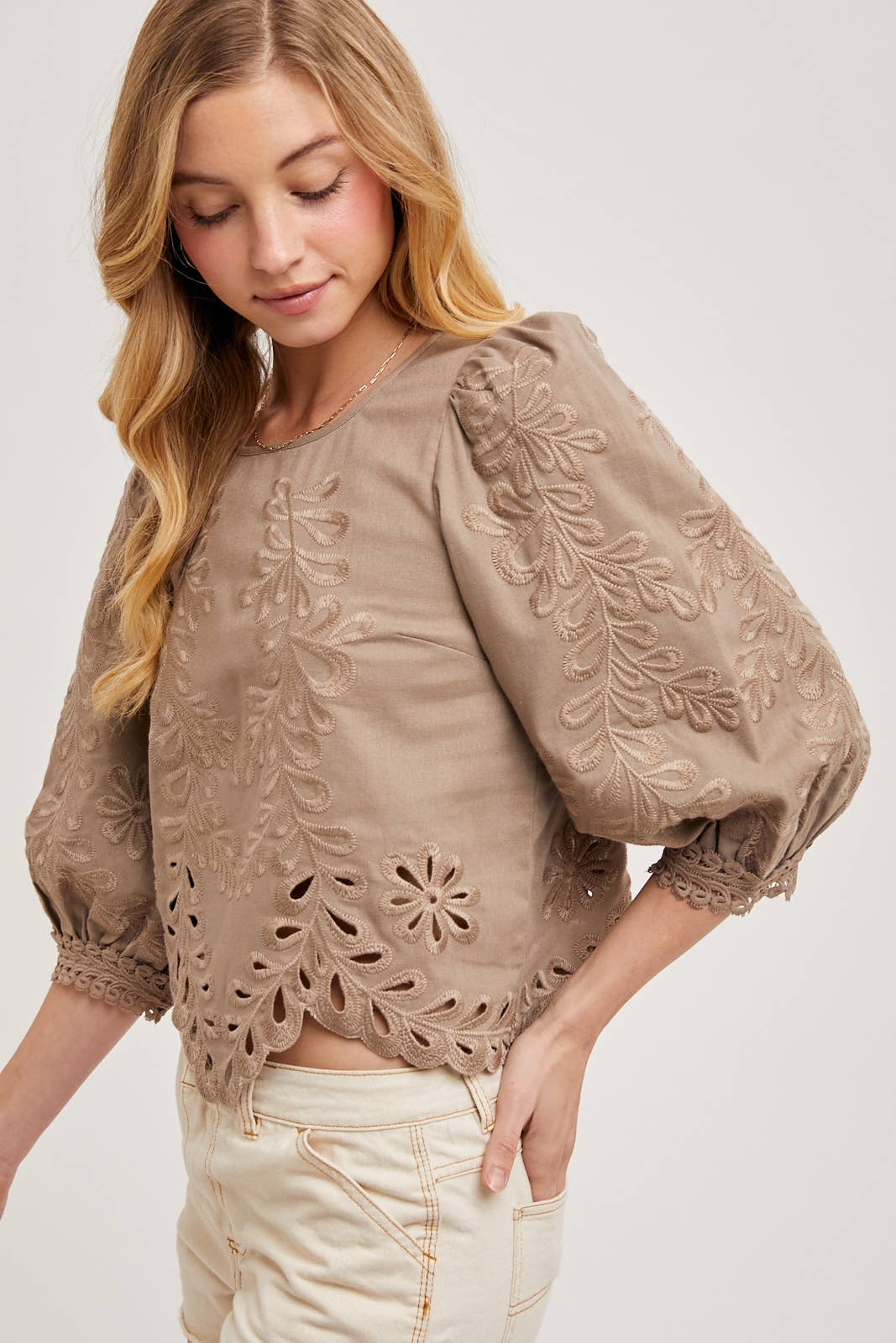 LACE CUTOUTS BUBBLE SLEEVED TOP